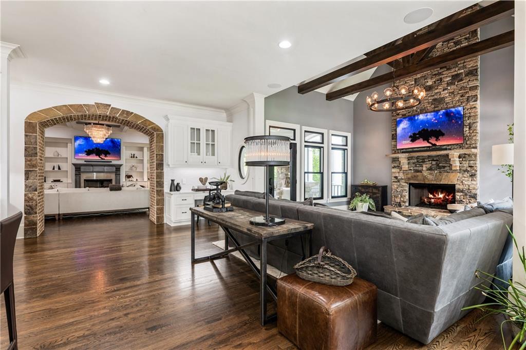 Estate with Acreage - Residential