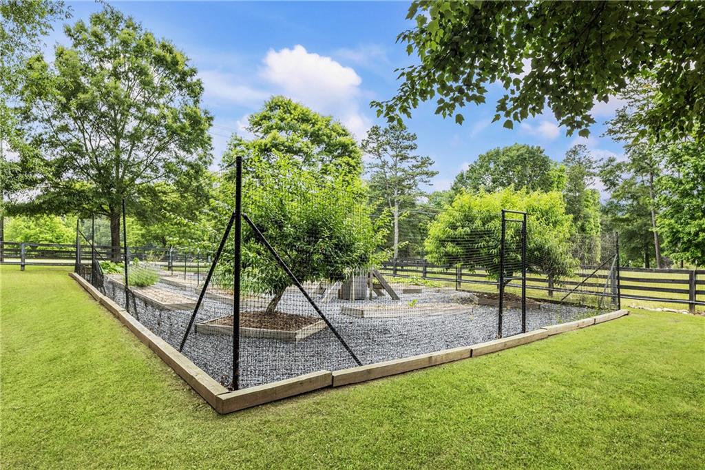 Estate with Acreage - Residential
