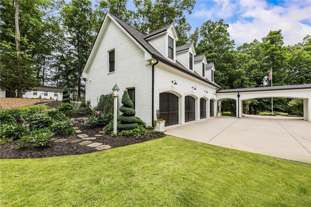 Estate with Acreage - Residential