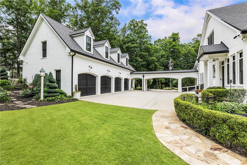 Estate with Acreage - Residential