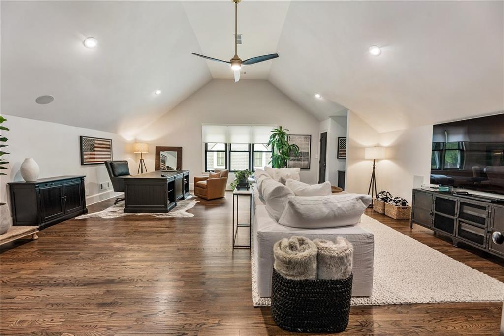 Estate with Acreage - Residential