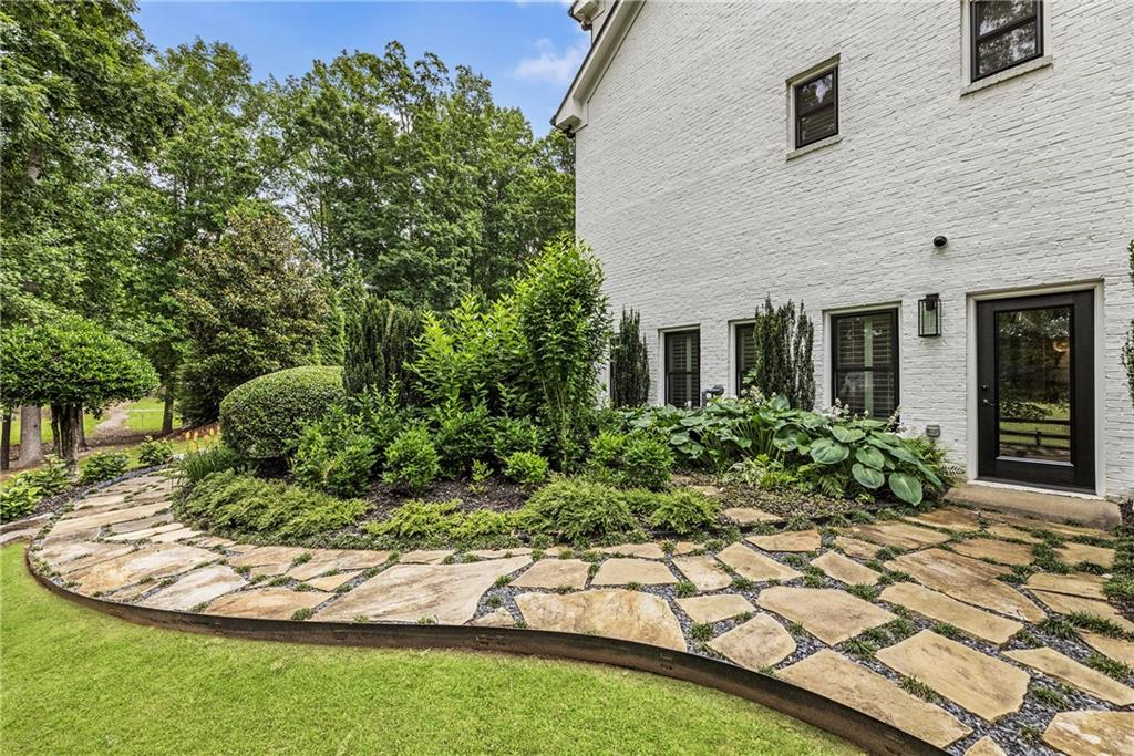 Estate with Acreage - Residential