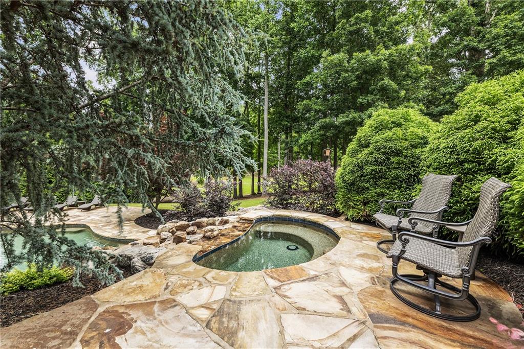 Estate with Acreage - Residential