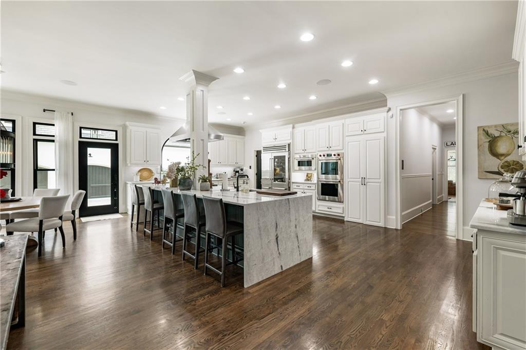 Estate with Acreage - Residential