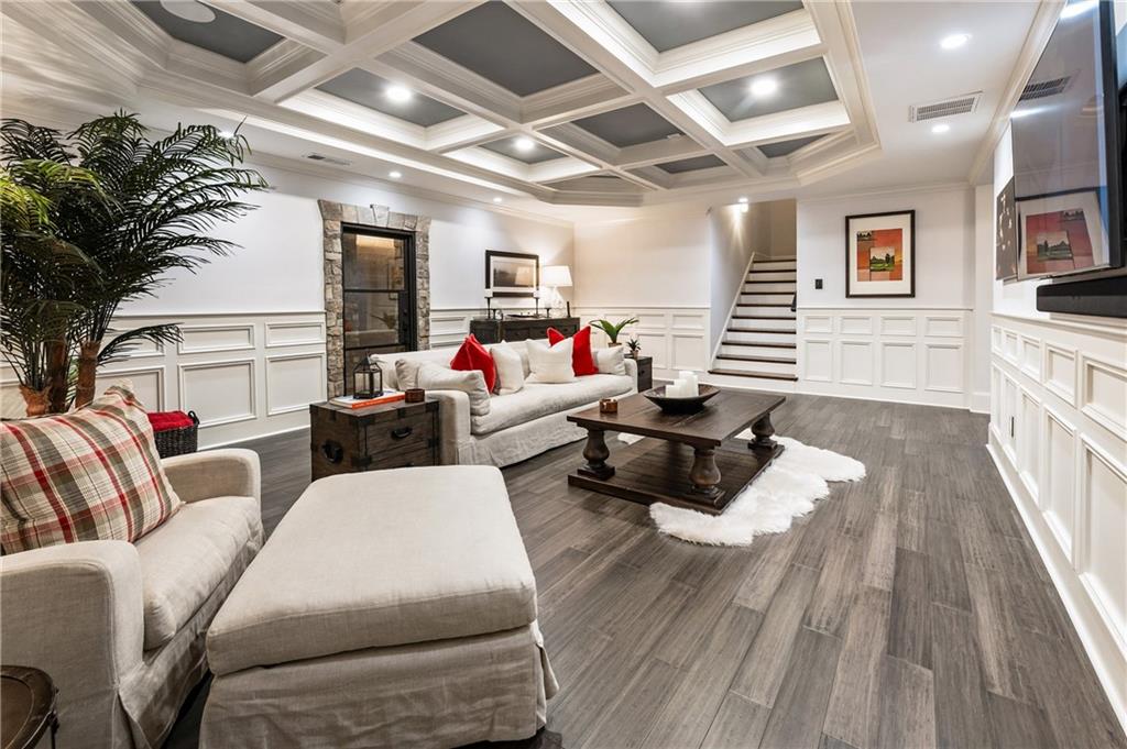 Estate with Acreage - Residential