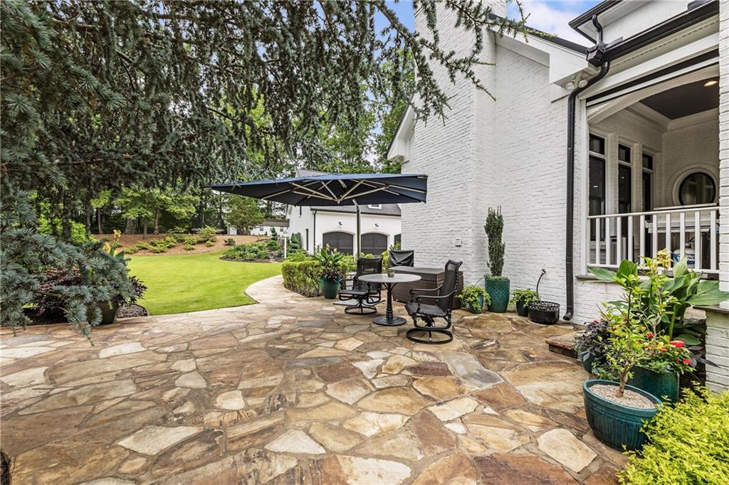 Estate with Acreage - Residential