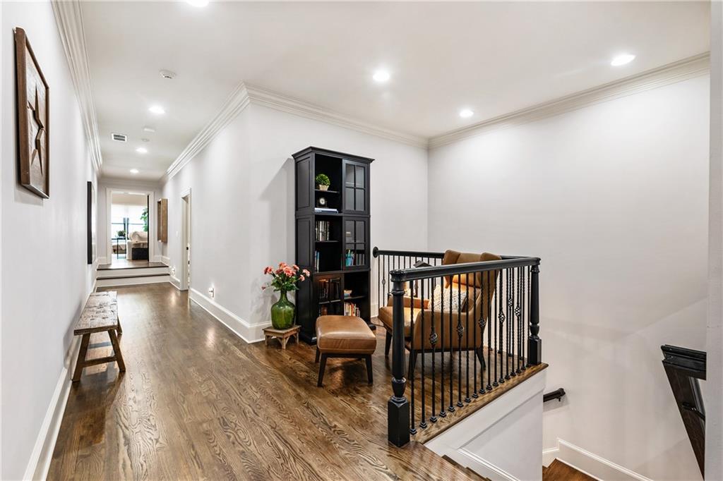 Estate with Acreage - Residential