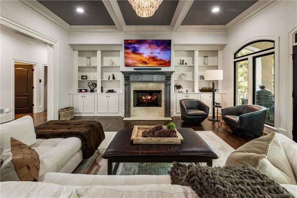 Estate with Acreage - Residential