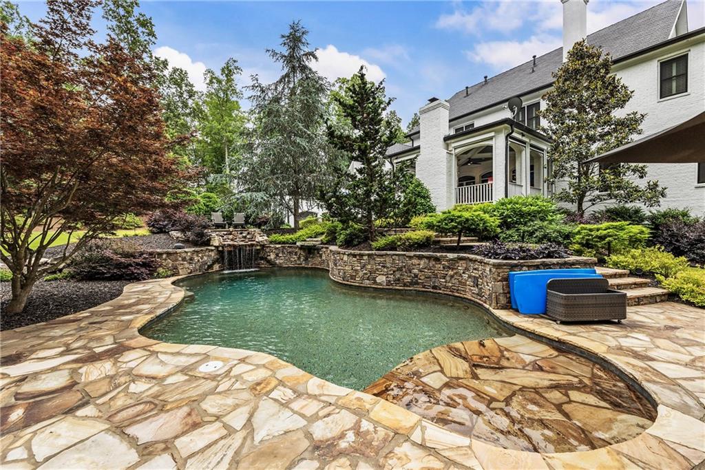 Estate with Acreage - Residential