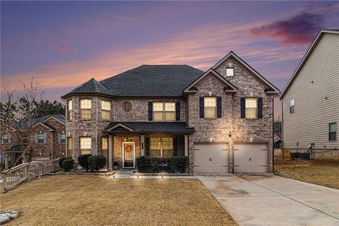 Homes For Sale - 622 Stream Court<br/> Fairburn, GA 30213