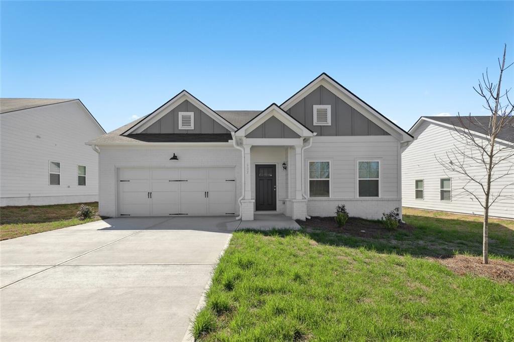 Offering 1 month FREE! Multiple floor plans available. Days on Market accrued is not specific to this current plan listed. Prices, promotions, and availability are subject to change. Contact the community beforehand directly and mention The Apartment Brothers.
If you’re looking for a slower pace of life, Calhoun-Gordon County is for you! Located almost exactly halfway between Atlanta and Chattanooga. With six exits off Interstate 75, our community offers travelers easy access to destination shopping, outdoor adventures, historical sites and celebrations, annual street fairs, arts and culture, and enough dining choices to satisfy most any palate. Two local theaters operate in the downtown district and a brand-new live music venue just opened on Wall Street. Music lovers can revel in the voice of Roland Hayes and tour a small museum celebrating his barrier-breaking career at the Harris Arts Center.
Civil War buffs travel to Calhoun area for the annual Battle of Resaca Reenactment in May, and throughout the year to visit the historic battlefields. Historians also enjoy touring New Echota and learning the history of the Cherokee Nation and its former capital.
North Pointe is offering new ranch style floor plans. With 3 beds, 2 bathrooms. In true Rocklyn style, and easy maintenance, homes feature LVP on the main floor. The owners’ bath features a shower with a tiled floor. North Pointe’s single-family homes are renting from the $1,600’s.
Join our VIP list to receive all the latest updates about North Pointe.