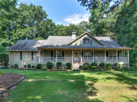 Homes For Sale - 207 Williamsburg Circle<br/> Henry County, Mcdonough, GA 30253