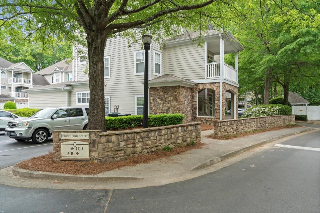 232 Edinburgh Court