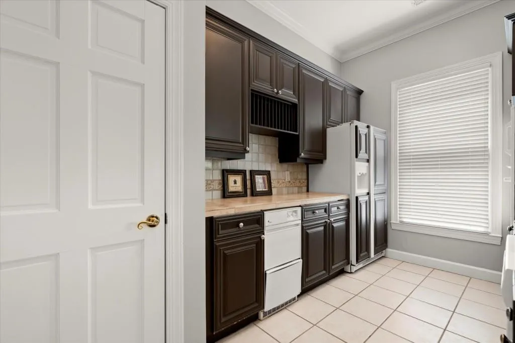 Alpharetta, Georgia 30004, United States, 3 Bedrooms Bedrooms, ,3 BathroomsBathrooms,Residential,Pending,124156