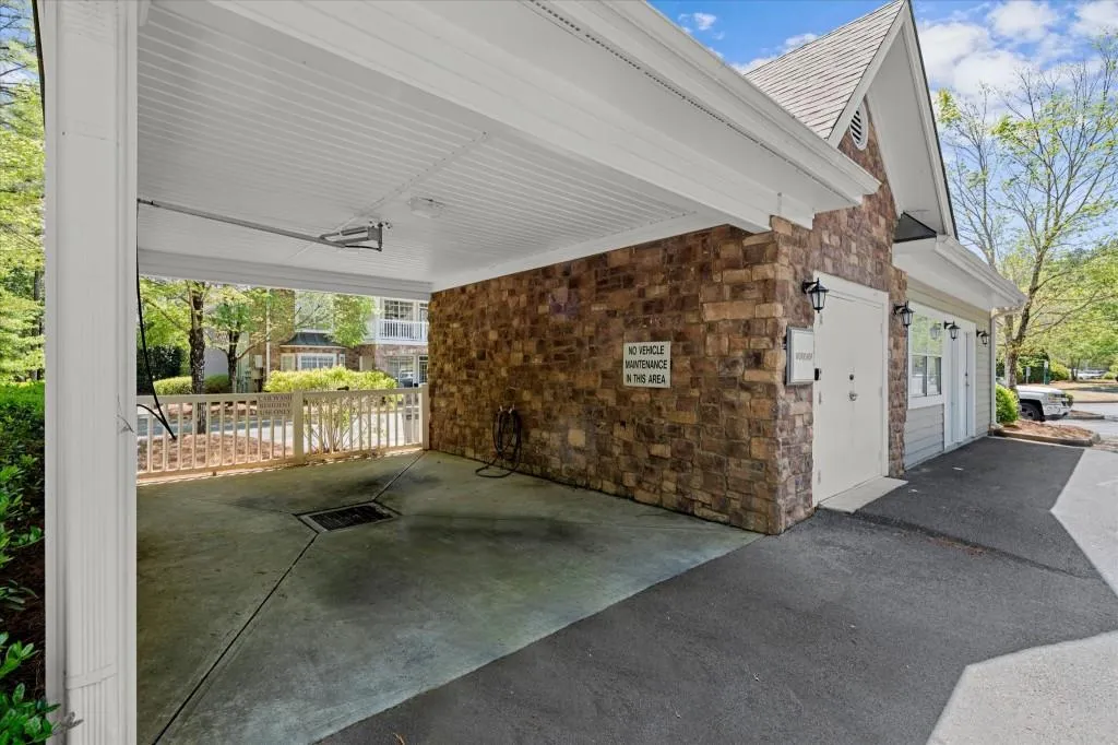 Alpharetta, Georgia 30004, United States, 3 Bedrooms Bedrooms, ,3 BathroomsBathrooms,Residential,Pending,124156