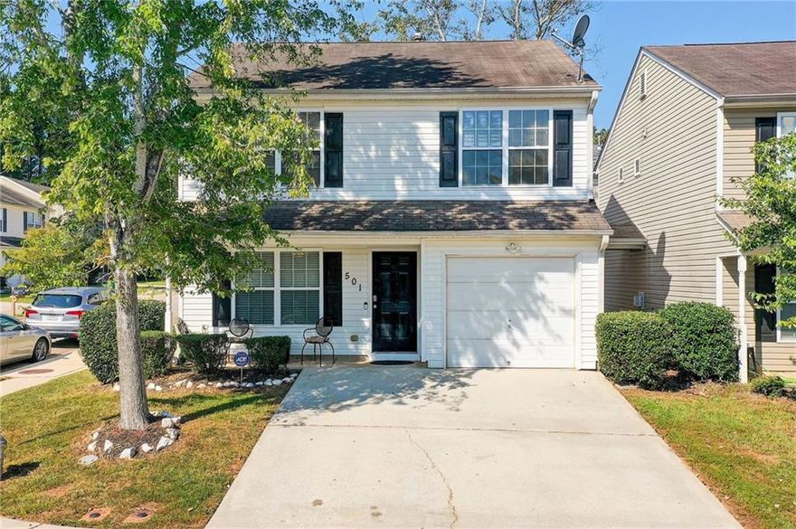 Welcome to this inviting two-story townhome in McDonough. This property features a spacious family room with fireplace, an eat-in kitchen with black appliances, and a convenient half bath on the main level. Upstairs offers a large master suite with private bath, a laundry room, and a split bedroom plan for added privacy. With 3 bedrooms and 2.5 baths, this home is perfect for comfortable living. Move-in ready and located near shopping, dining, and major highways. Don’t miss this one!