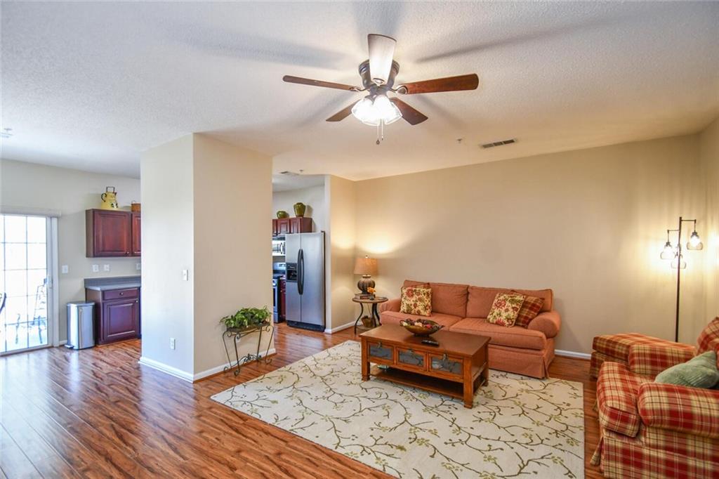 904 Magnolia Leaf Drive, Woodstock, Georgia image 3