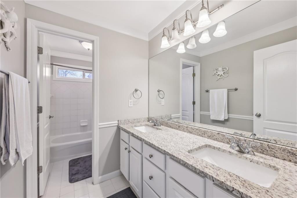 3887 Hickory Manor Drive, Suwanee, Georgia image 33