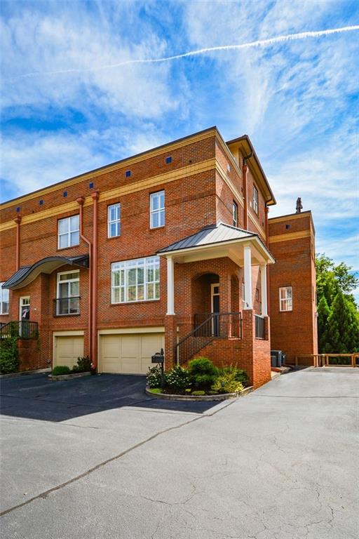 40 Emerson Hill Square