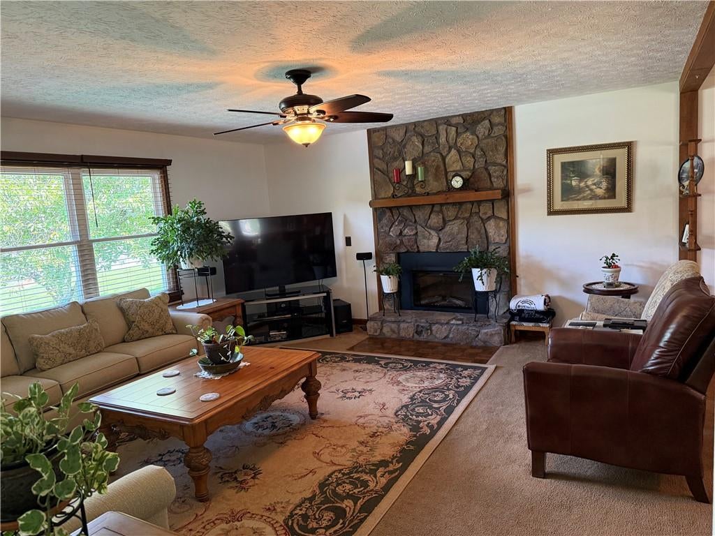 1090 Hickory Road