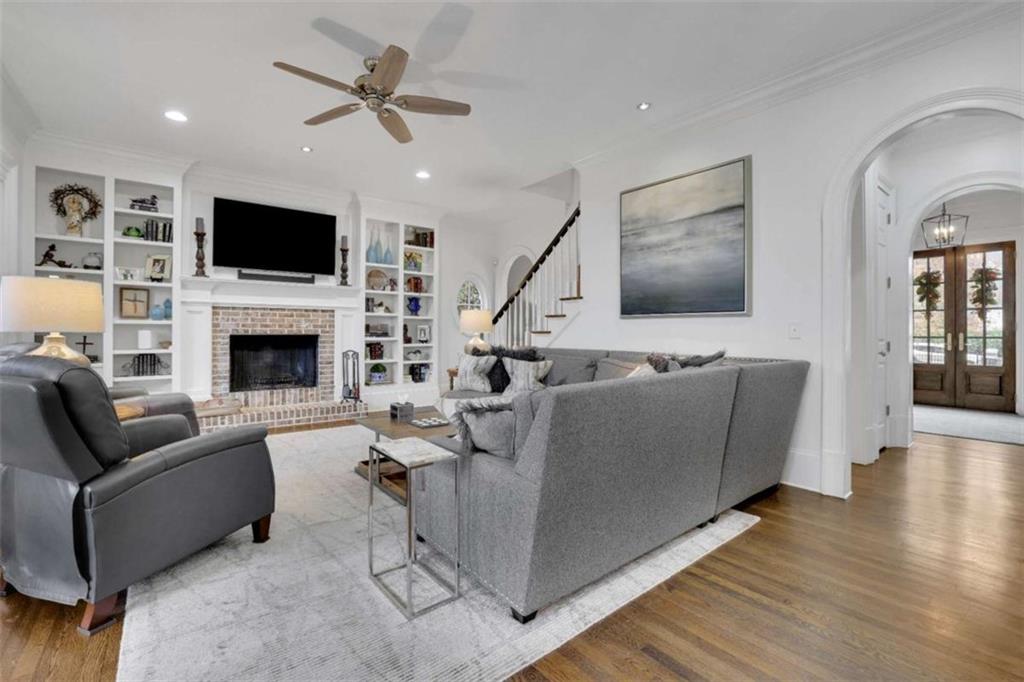 4084 Peachtree Dunwoody Road NE