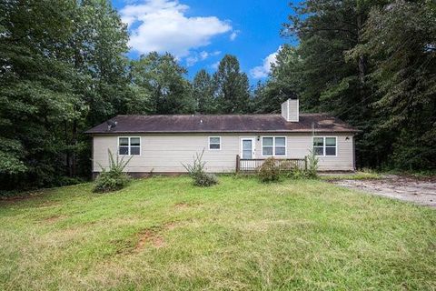 Homes For Sale - 8955 Ochil Lane<br/> Winston, GA 30187