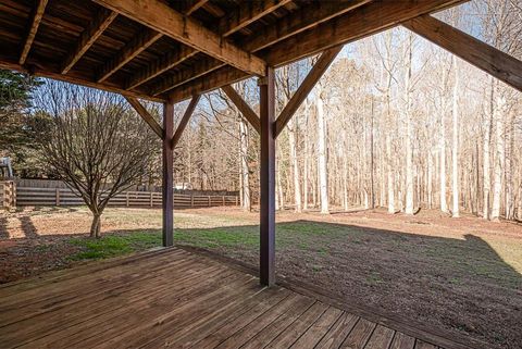 A home in Dawsonville