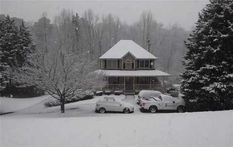 A home in Dawsonville