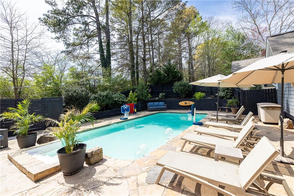 1115 Leah Lane SE