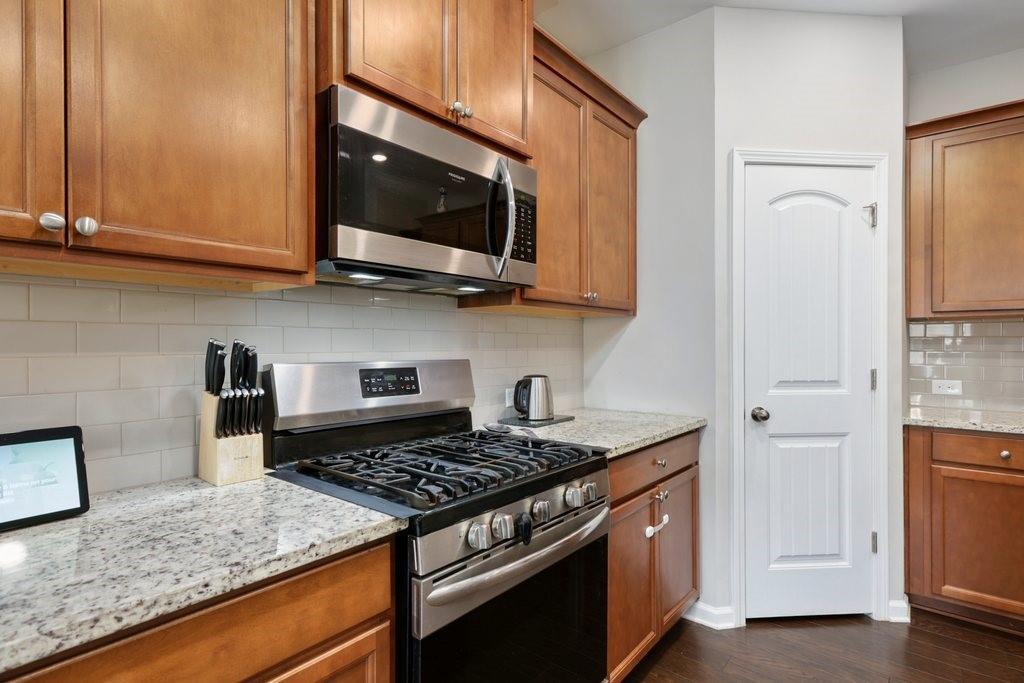 1427 Lanier Vista Drive