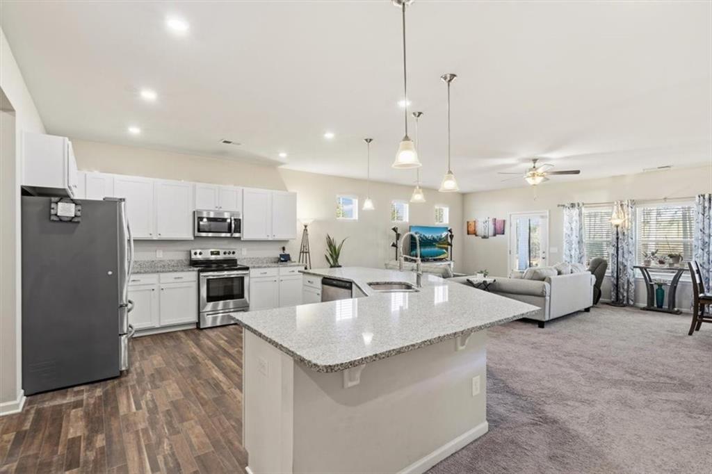 11 Rambling Oaks Drive NE