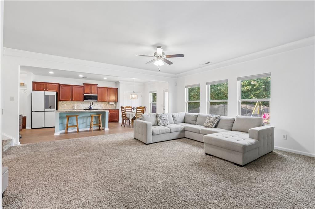 708 Pineglen Drive
