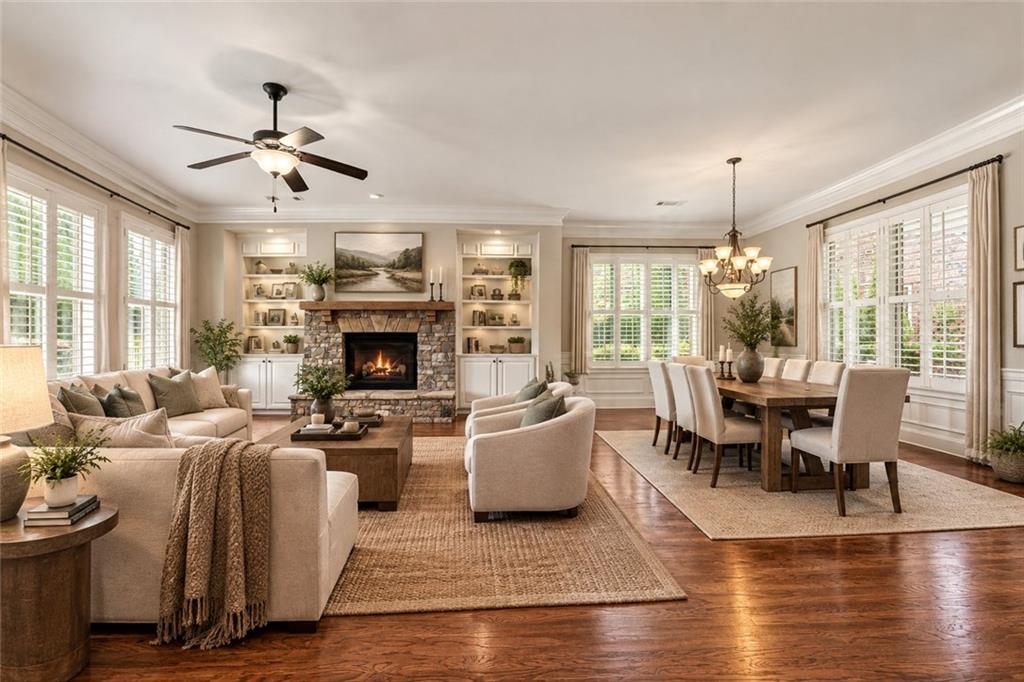 318 Lakeside Trace