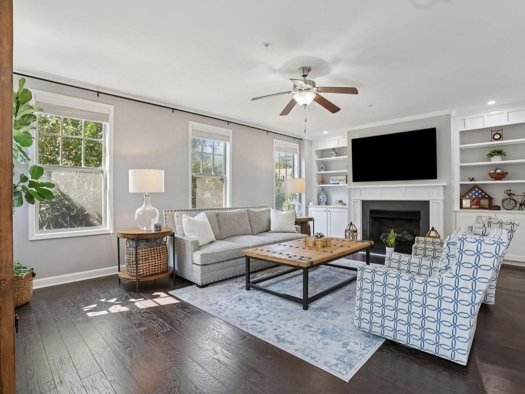 550 Micayne Circle SE 1