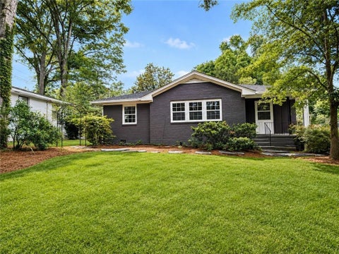 Homes For Sale - 272 Cascade Drive<br/> Cobb County, Marietta, GA 30064