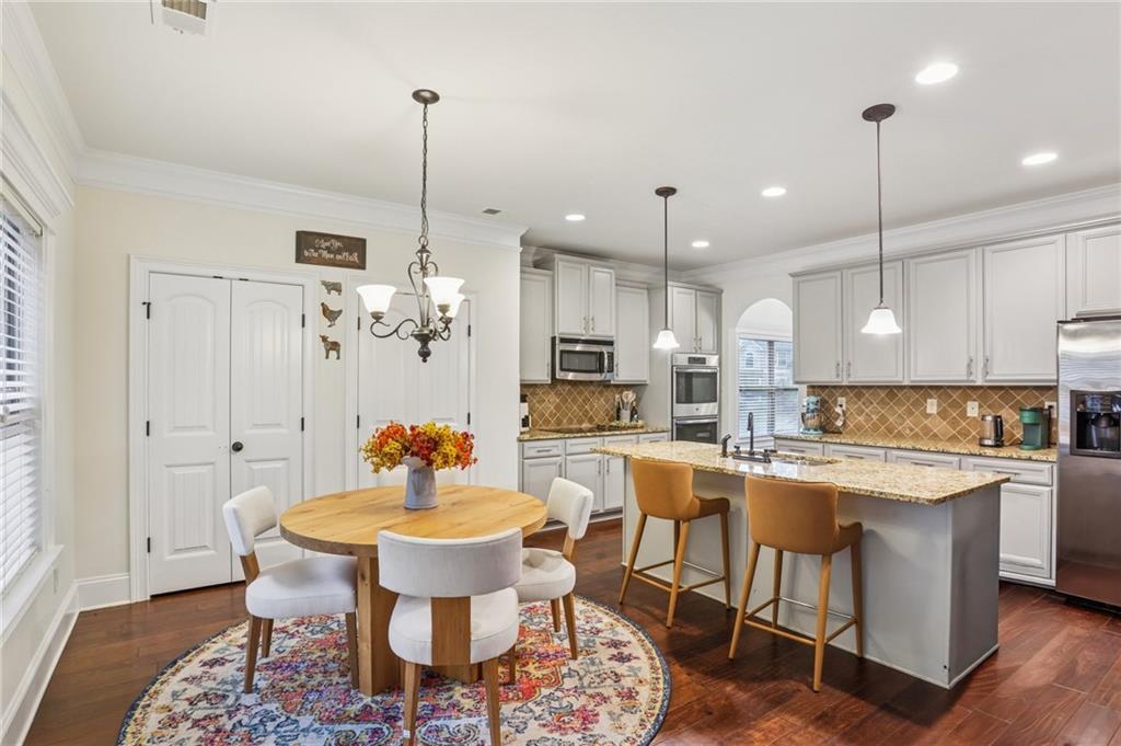 The Estates at Mountain View - Residential