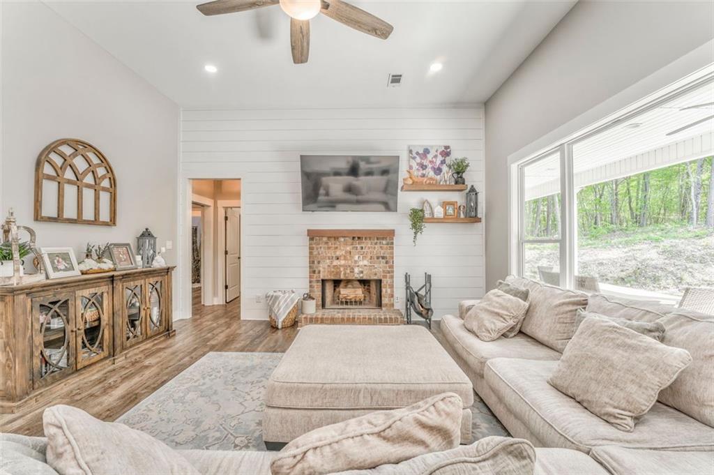 555 E Valley Road, Rydal, Georgia image 37