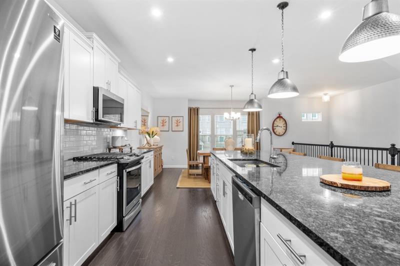 1098 Caruso Drive, Buford, Georgia image 7