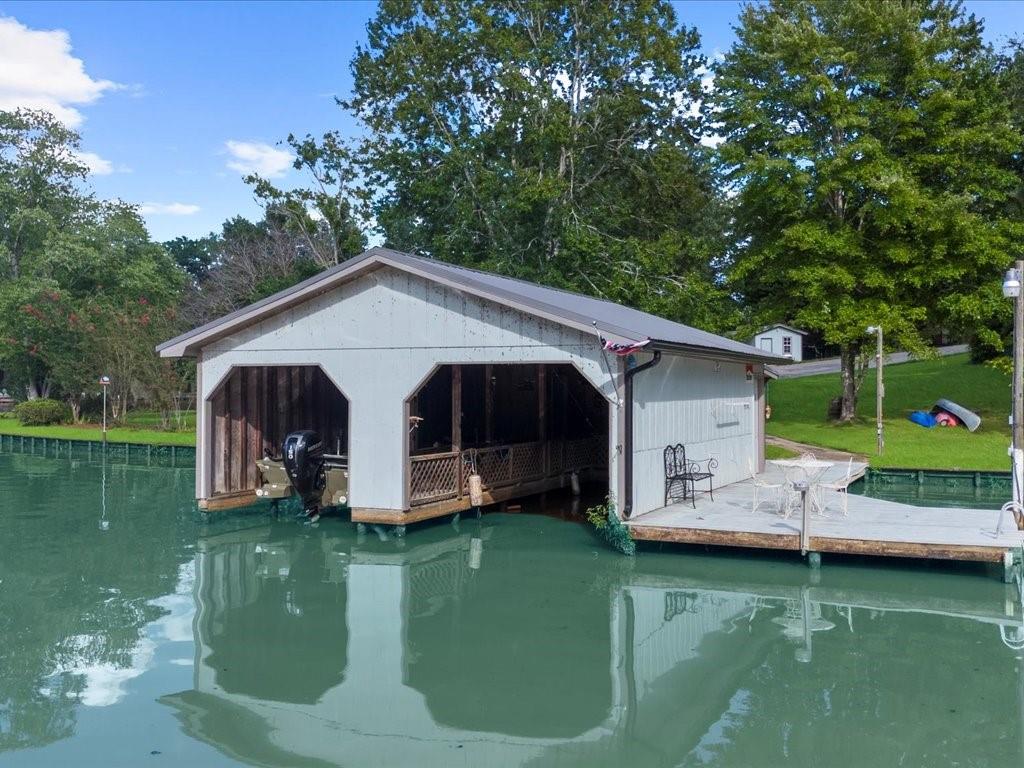 100 Southlake Drive