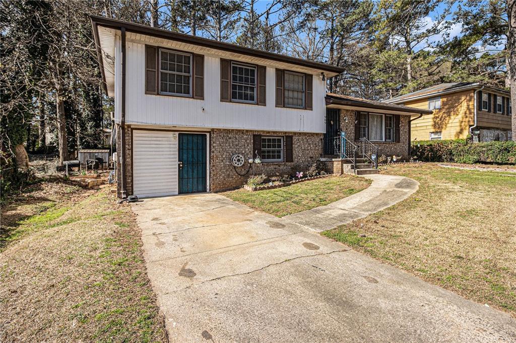 989 Queen Elizabeth Way