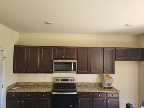 Homes For Sale - 254 Hamilton Pointe Drive<br/> Mcdonough, GA 30253