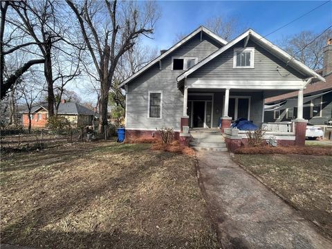 Photo of 1341 Latham Street SW, Atlanta, GA 30310 (MLS # 7332596)