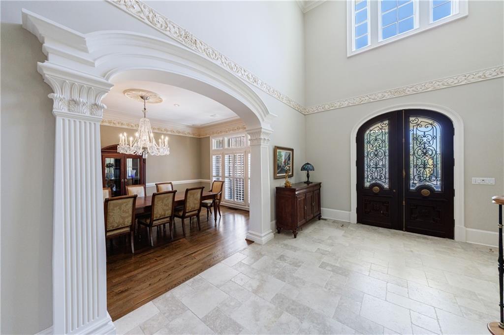 9390 Colonnade Trail