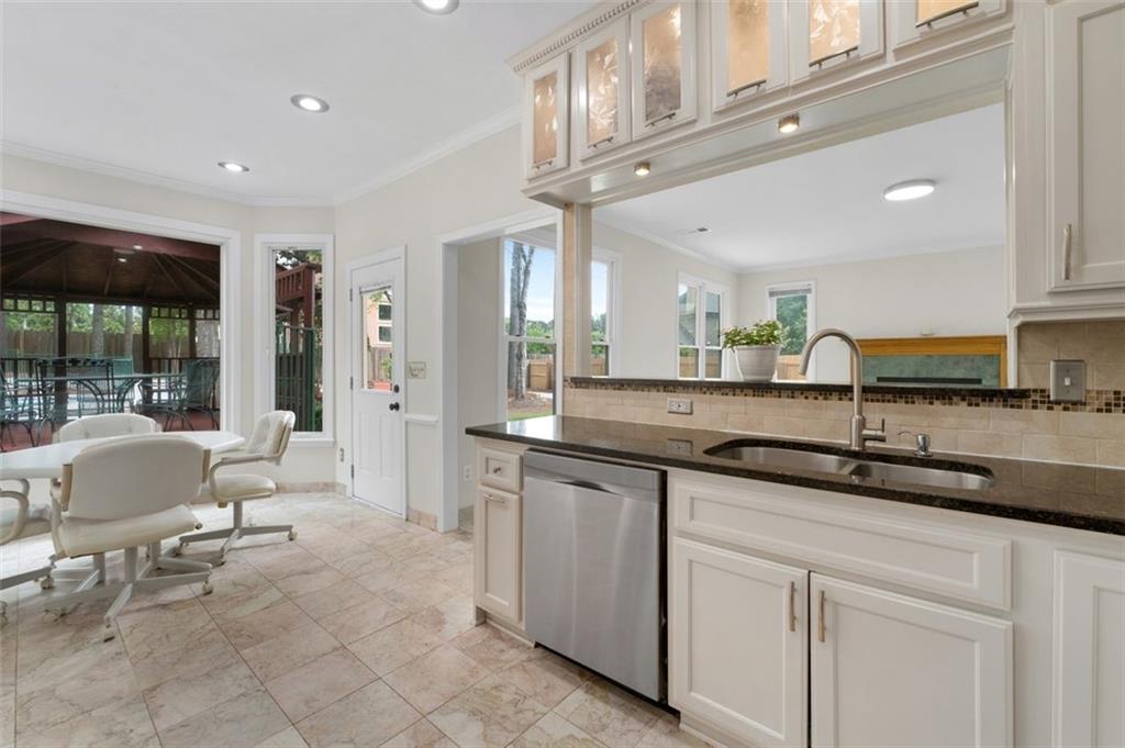 5300 Coacoochee Terrace, Johns Creek, Georgia image 12