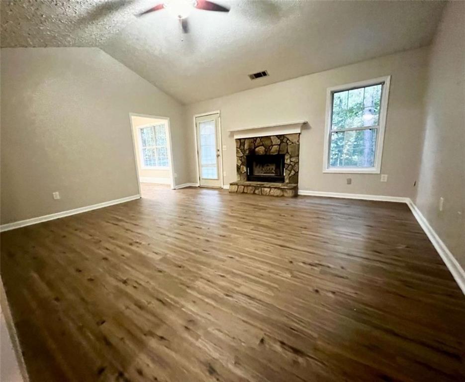 3013 Rockview Drive, Loganville, Georgia image 9