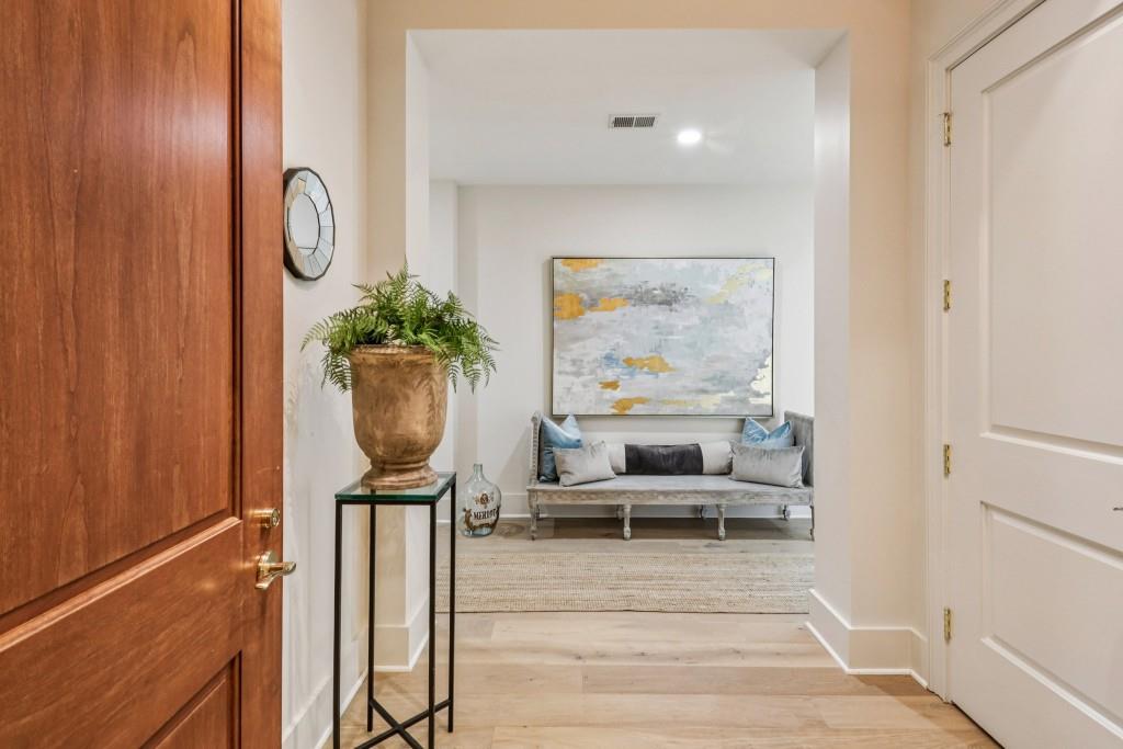 2500 Peachtree Road NW 405S