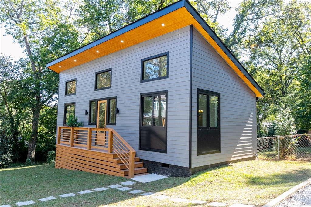 120 Howard Street SE