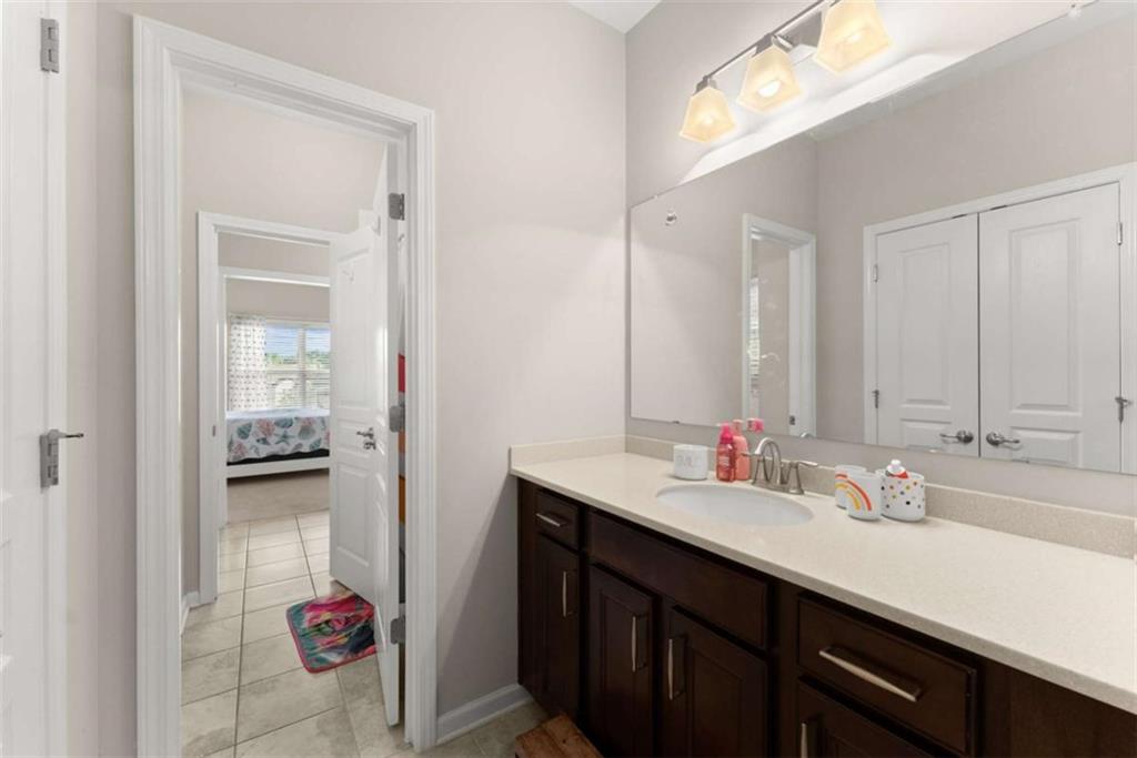 4022 Roberts Crest Drive, Suwanee, Georgia image 37