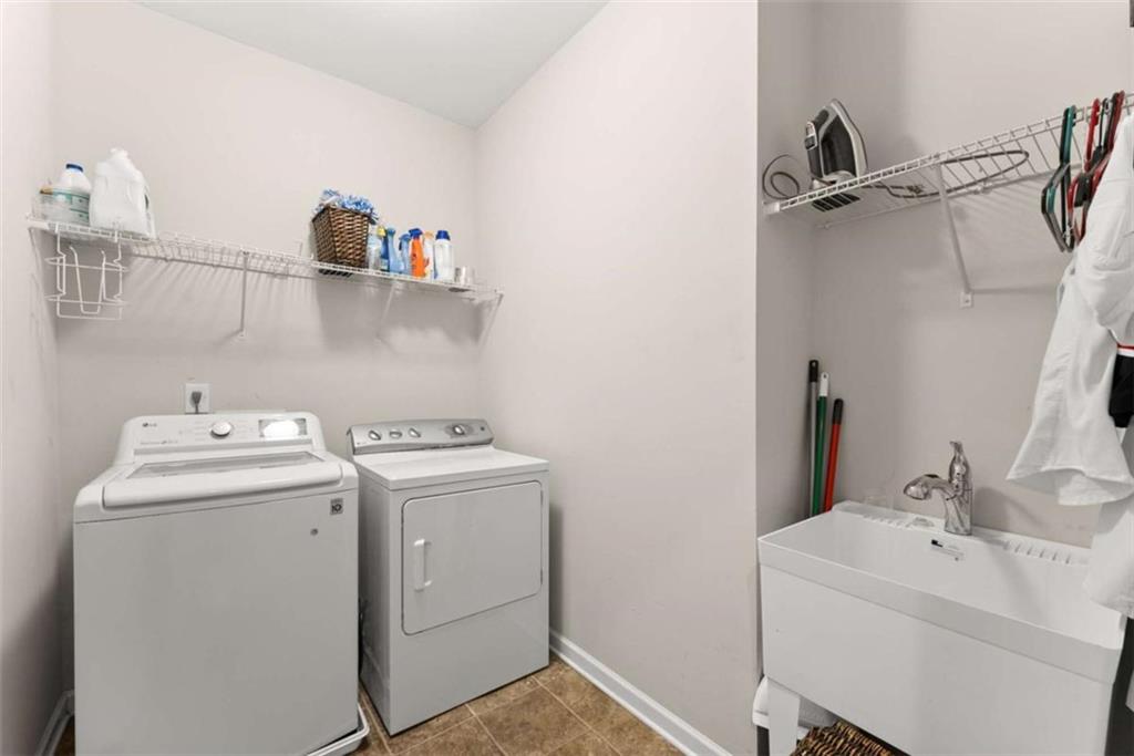 4022 Roberts Crest Drive, Suwanee, Georgia image 31