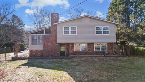 Homes For Sale - 8 Lakemoore Drive<br/> Rome, GA 30161